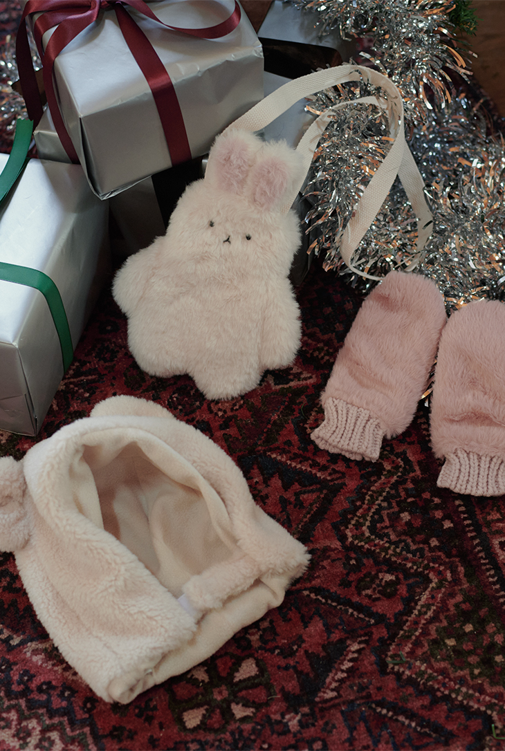 Samansa Mos2 Lagom 2025 Winter Holiday Party Table